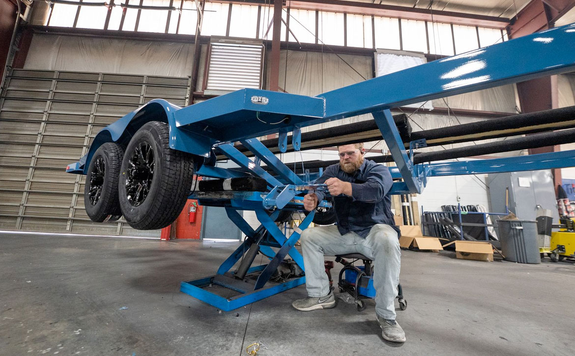 Building a boat trailer at Marine Components